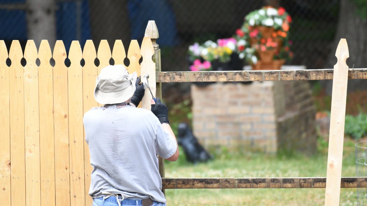 Fence Repair and Maintenance